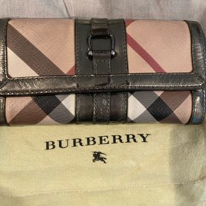 Burberry wallet
